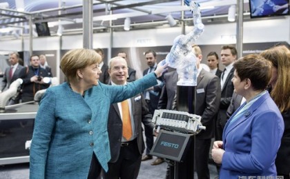 德国总理默克尔到访Festo汉诺威展台 波兰总理席多陪同参观