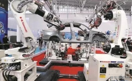 活跃在物流生产线：川崎机器人