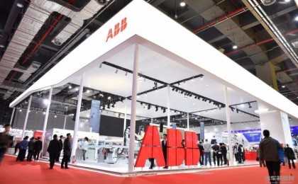 ABB全新一代最紧凑、最轻量、最精确的小型机器人IRB 1100工博会上首次亮相！