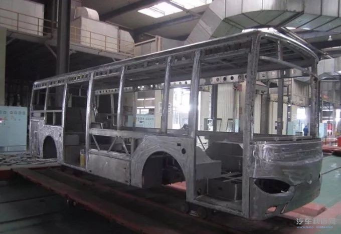 首臺“中鋁制造”全鋁車身客車在中鋁西南鋁組裝成功！